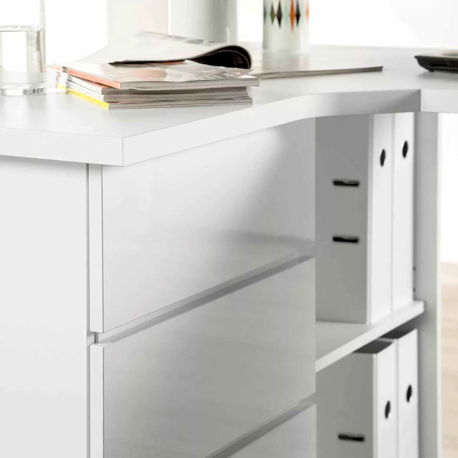 Maja Möbel Eck-Schreibtisch Samiera - Alpinweiß / Hochglanz Weiß 12 Maja Möbel Eck-Schreibtisch Samiera - Alpinweiß / Hochglanz Weiß – Bild 10