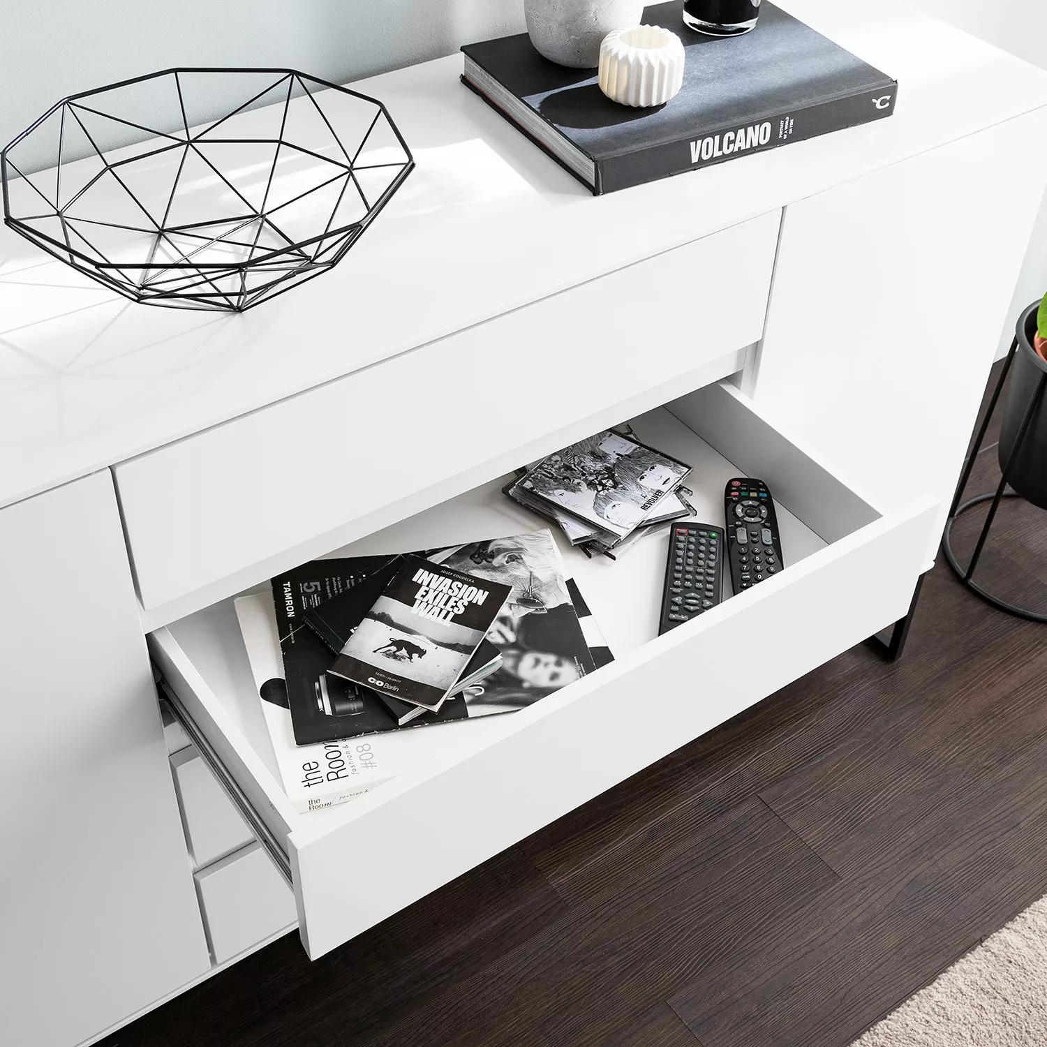 Fredriks Sideboard Zaddy I - Weiß / Schwarz 9 Fredriks Sideboard Zaddy I - Weiß / Schwarz – Bild 7