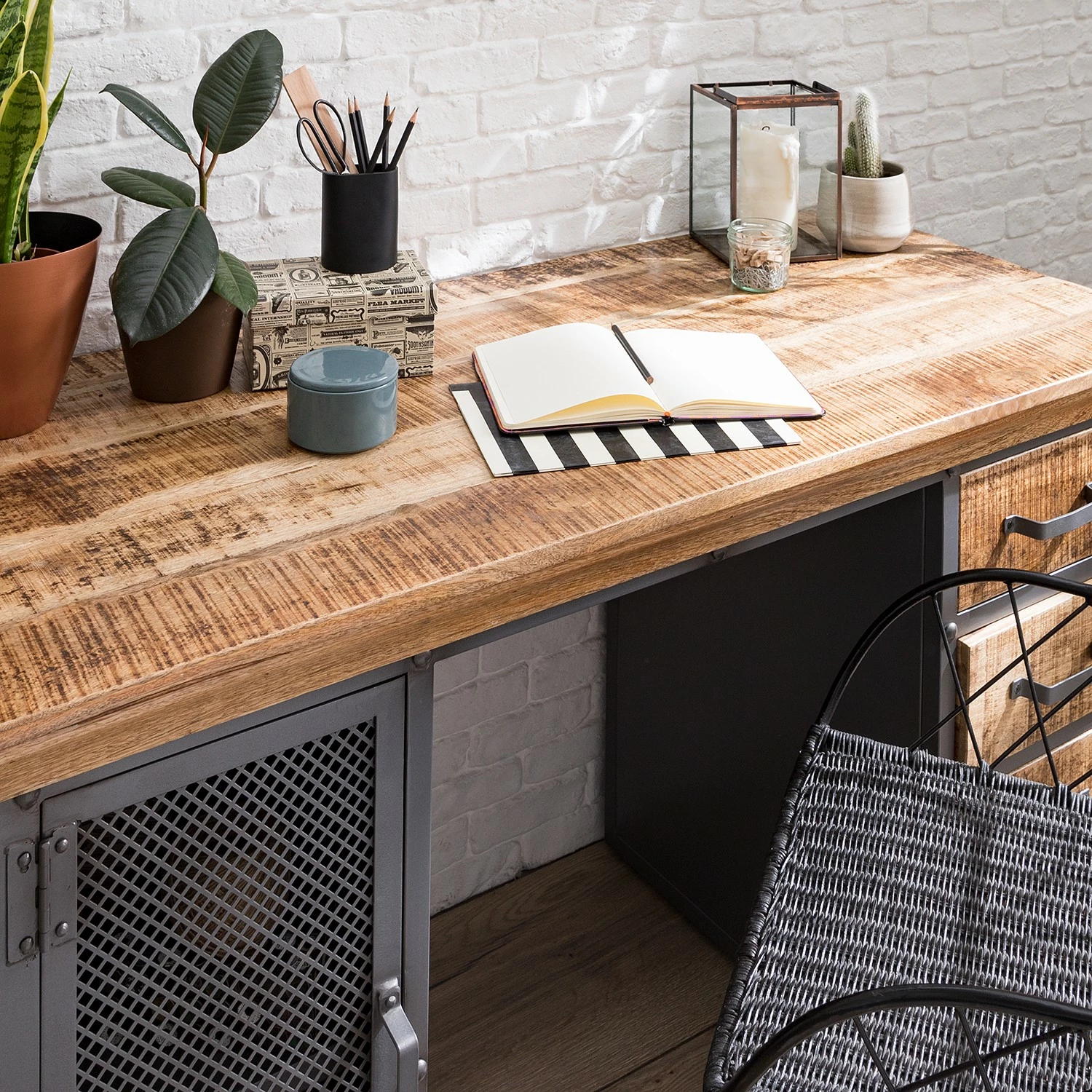 Ars manufacti Schreibtisch Hunter II - Mango massiv / Metall - Mango / Silber 12 Ars manufacti Schreibtisch Hunter II - Mango massiv / Metall - Mango / Silber – Bild 10