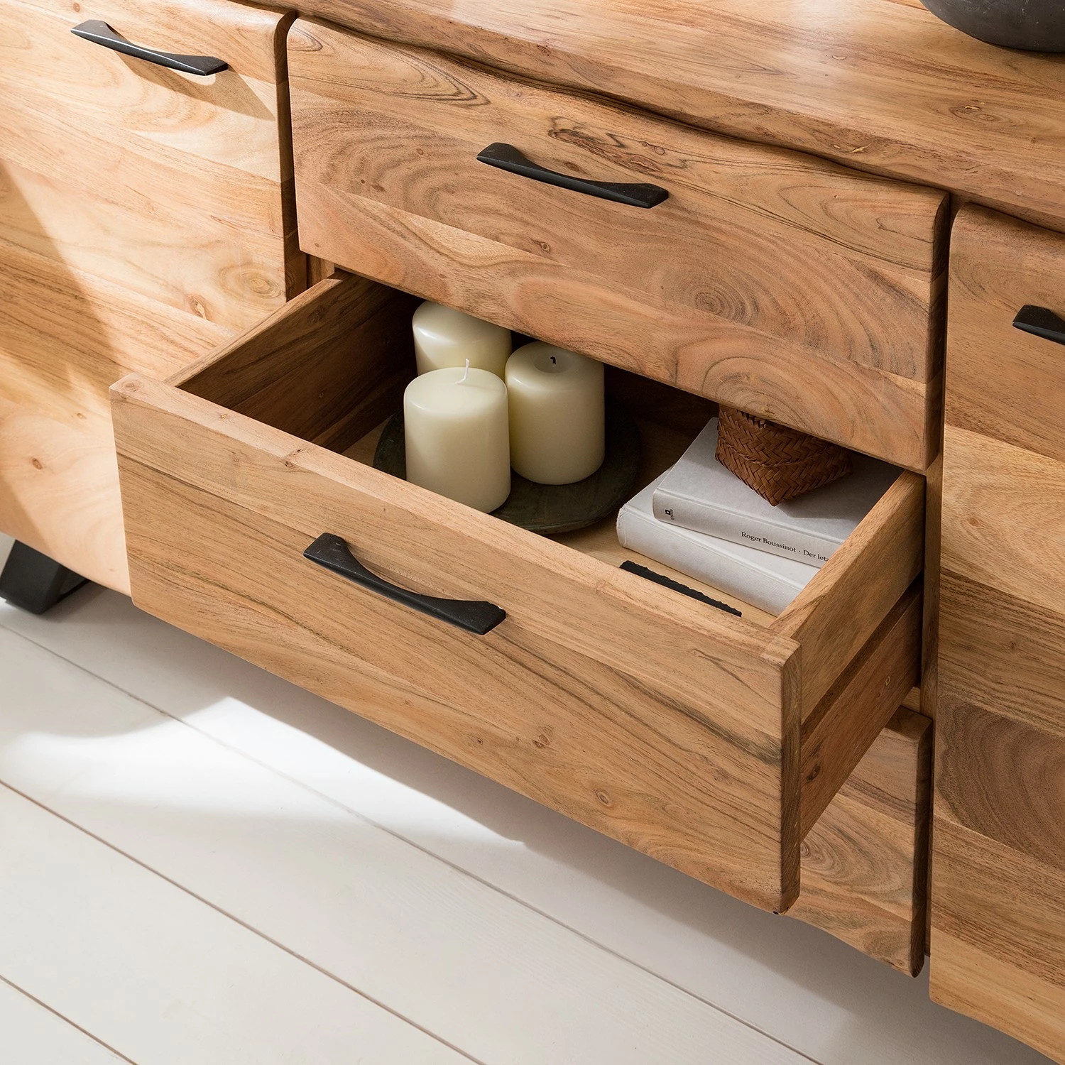 Ars Natura Sideboard Vardo - Akazie massiv / Metall - Akazie / Schwarz 17 Ars Natura Sideboard Vardo - Akazie massiv / Metall - Akazie / Schwarz – Bild 15