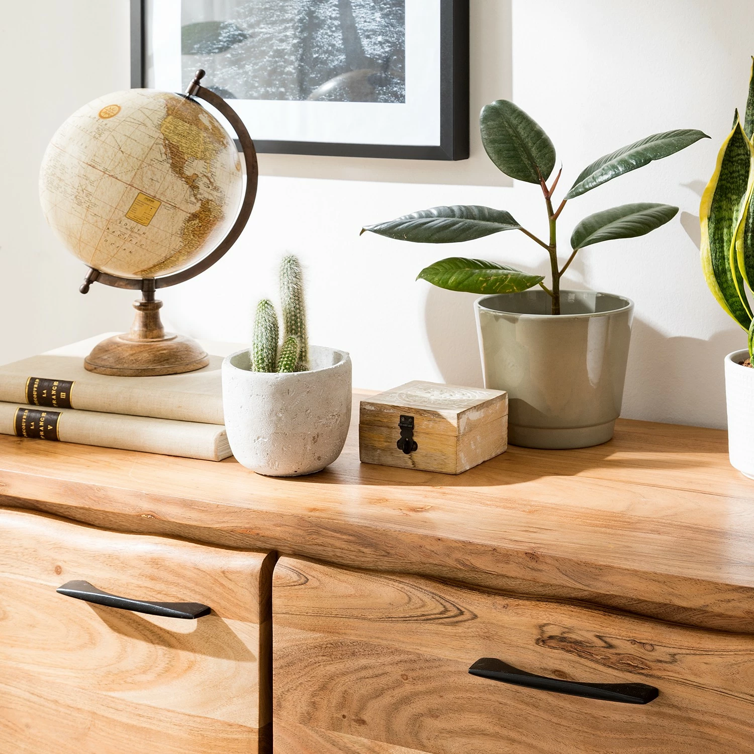 Ars Natura Sideboard Vardo - Akazie massiv / Metall - Akazie / Schwarz 21 Ars Natura Sideboard Vardo - Akazie massiv / Metall - Akazie / Schwarz – Bild 19