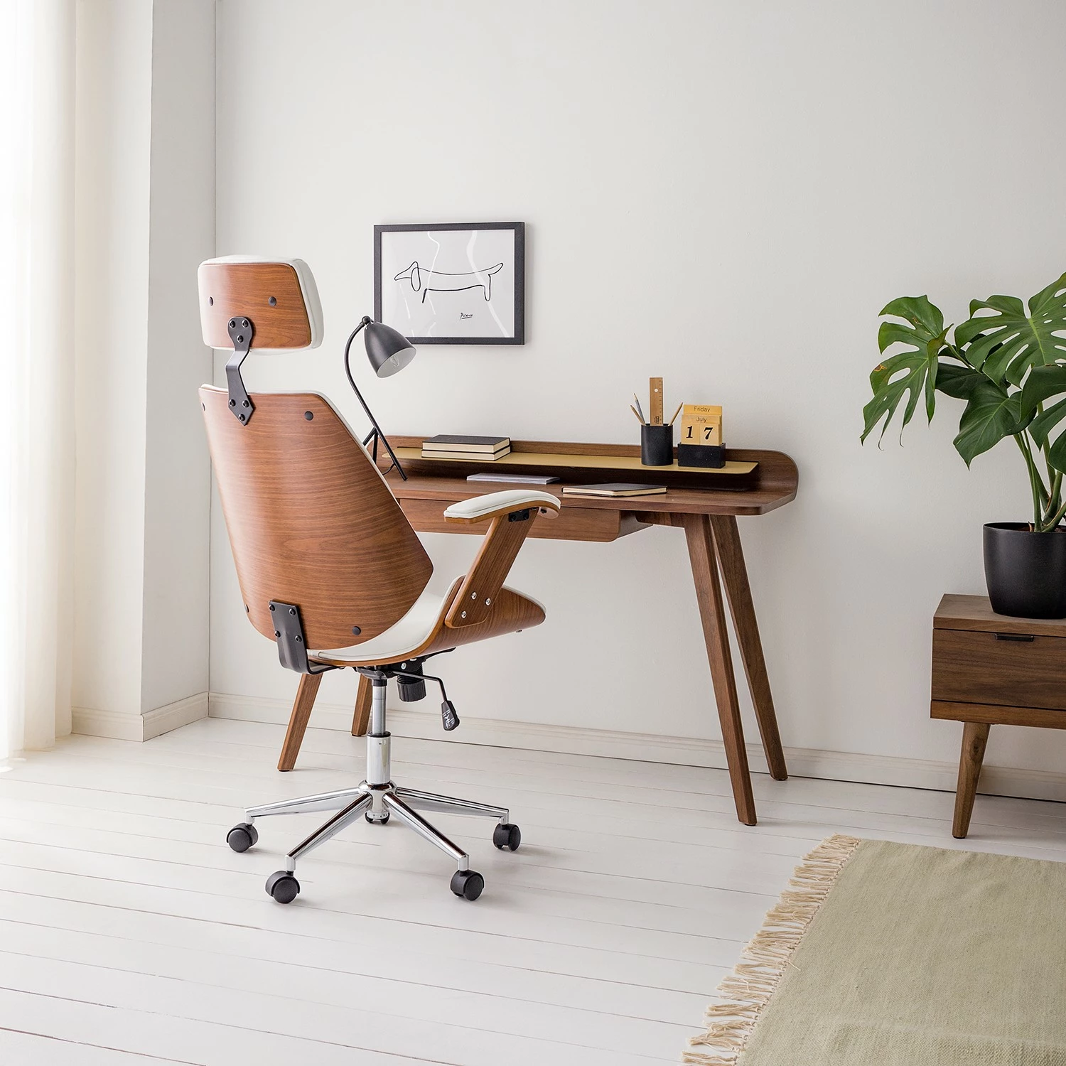 Fredriks Bürodrehstuhl Viiki - Kunstleder / Stahl - Weiß / Walnuss 4 Fredriks Bürodrehstuhl Viiki - Kunstleder / Stahl - Weiß / Walnuss – Bild 3