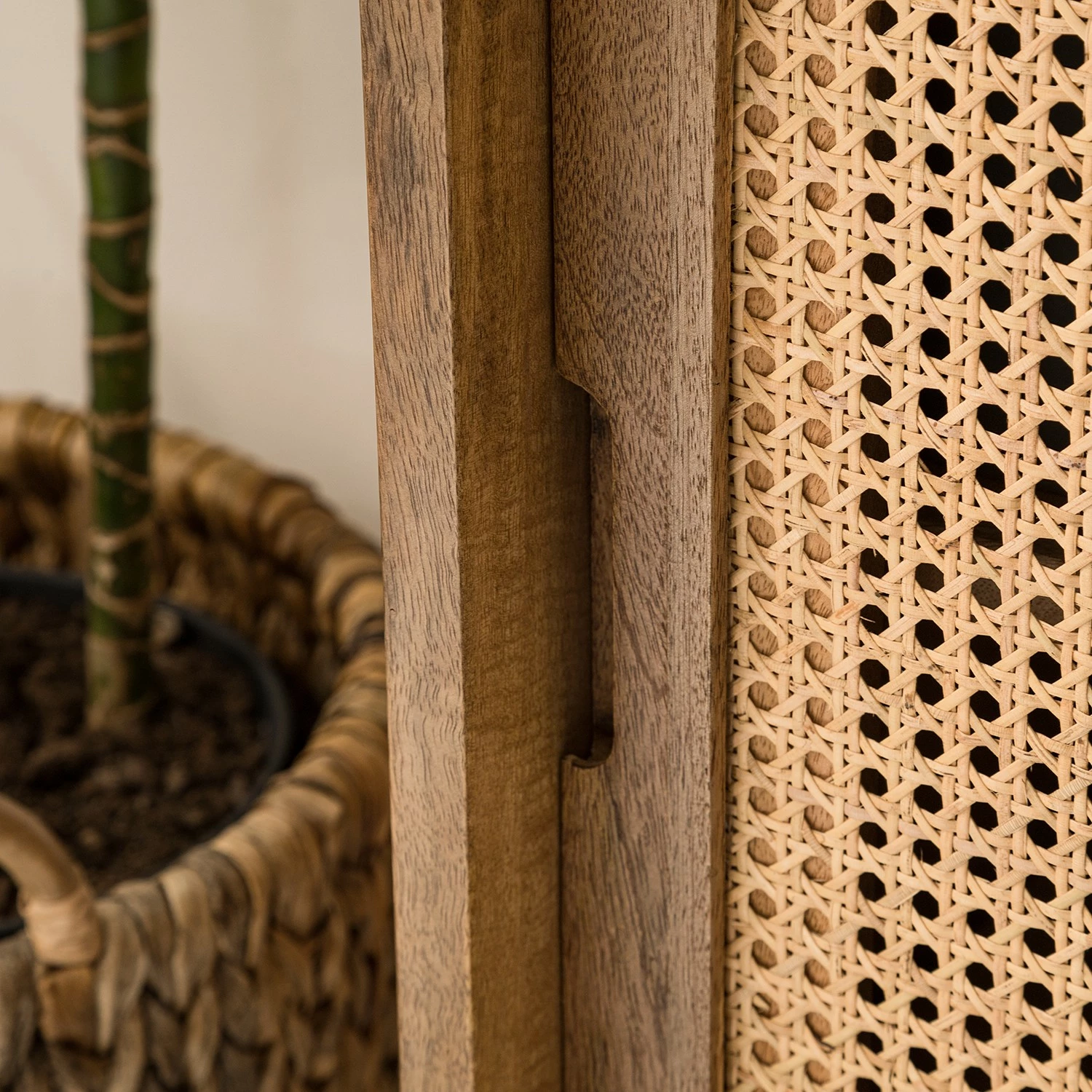 Ars manufacti Kommode Vina II - Mango massiv / Wiener Geflecht - Mango / Schwarz 12 Ars manufacti Kommode Vina II - Mango massiv / Wiener Geflecht - Mango / Schwarz – Bild 10