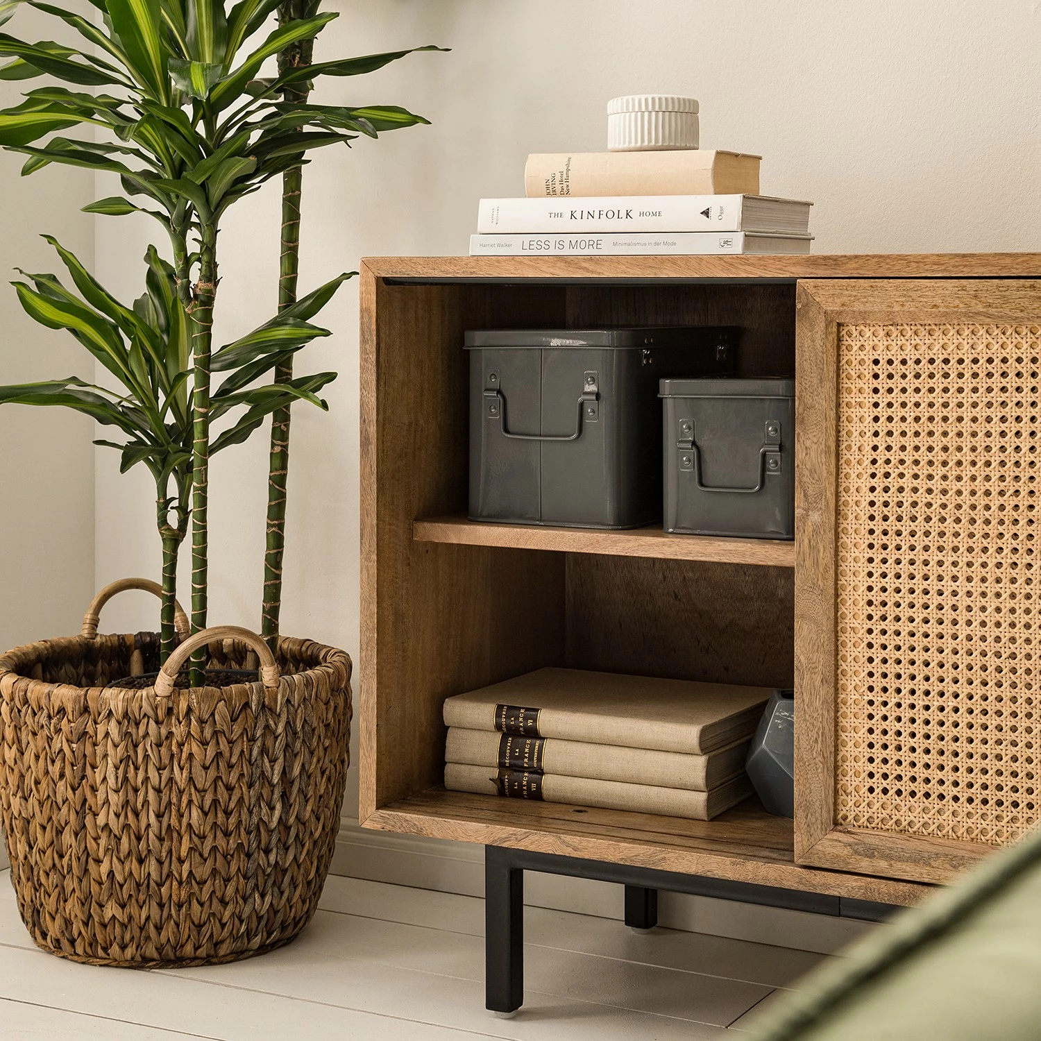 Ars manufacti Kommode Vina II - Mango massiv / Wiener Geflecht - Mango / Schwarz 14 Ars manufacti Kommode Vina II - Mango massiv / Wiener Geflecht - Mango / Schwarz – Bild 12