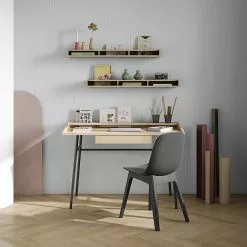 Temahome Schreibtisch Ply II - Eiche teilmassiv / Metall - Eiche Hell / Schwarz 19 Temahome Schreibtisch Ply II - Eiche teilmassiv / Metall - Eiche Hell / Schwarz -Büromöbel Verkäufe 1000214019 200527 06043900034 MOOD DETAILS P000000001000214019 mood