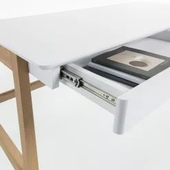 Furnitive Schreibtisch Nilos - Eiche teilmassiv - Weiß / Eiche 12 Furnitive Schreibtisch Nilos - Eiche teilmassiv - Weiß / Eiche -Büromöbel Verkäufe 1000214323 200609 07303000029 DETAILS P000000001000214323