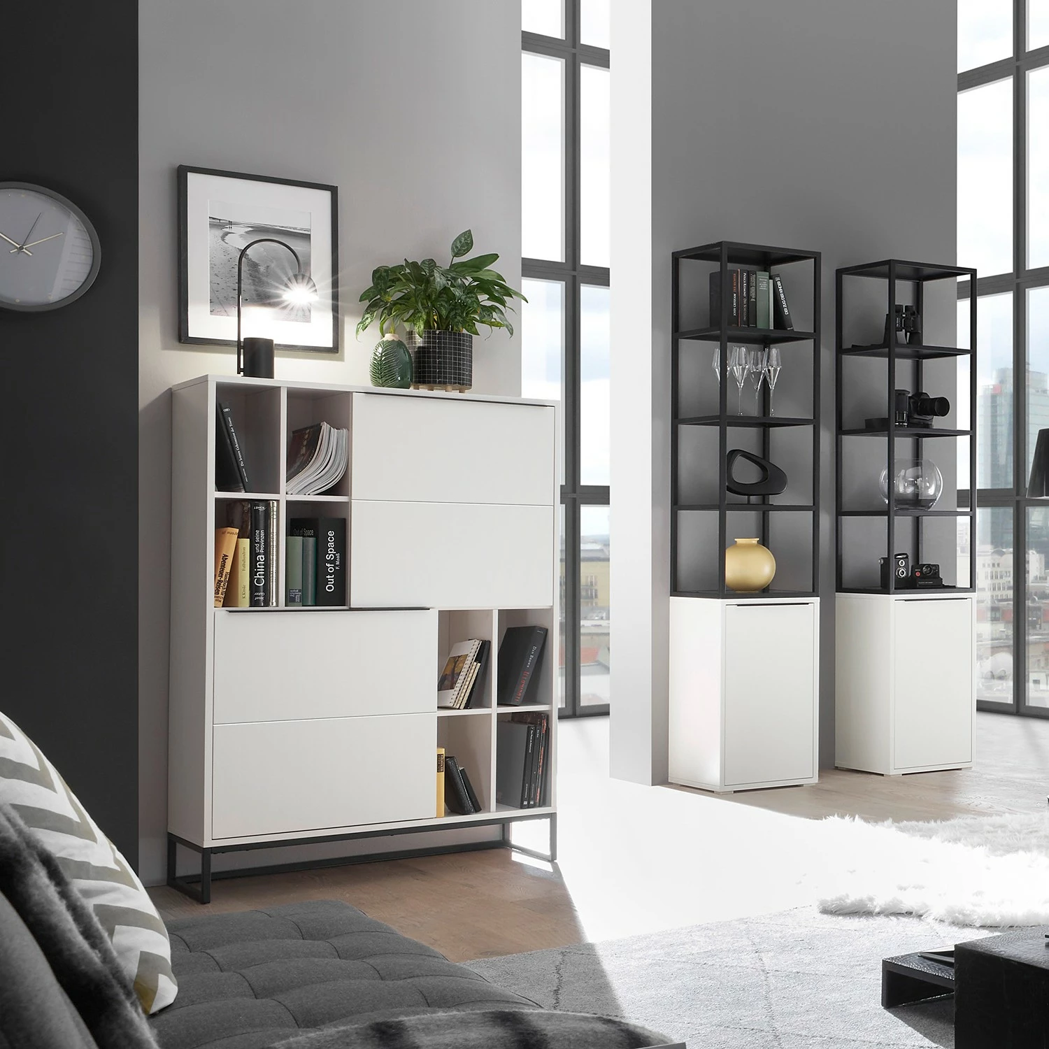 Fredriks Regal White Hall - Matt Weiß / Schwarz 5 Fredriks Regal White Hall - Matt Weiß / Schwarz – Bild 3