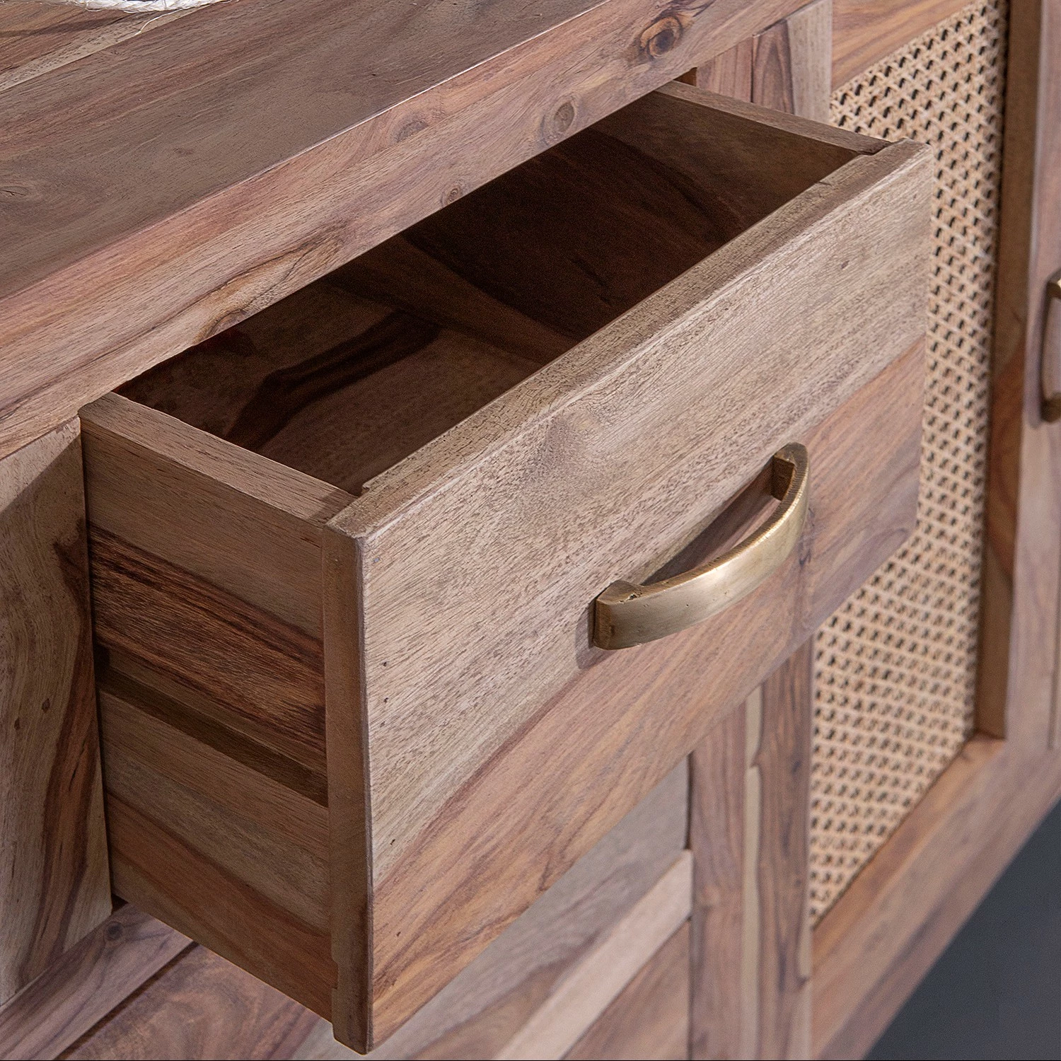 Naturoo Sideboard Rodern I - Sheesham massiv / Wiener Geflecht 8 Naturoo Sideboard Rodern I - Sheesham massiv / Wiener Geflecht – Bild 6