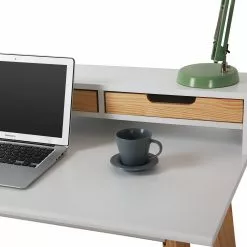 Mørteens Schreibtisch Adeele - Pinie teilmassiv - Weiß / Pinie Honig 9 Mørteens Schreibtisch Adeele - Pinie teilmassiv - Weiß / Pinie Honig -Büromöbel Verkäufe 1000275402 210624 11464600049 DETAILS P000000001000275402