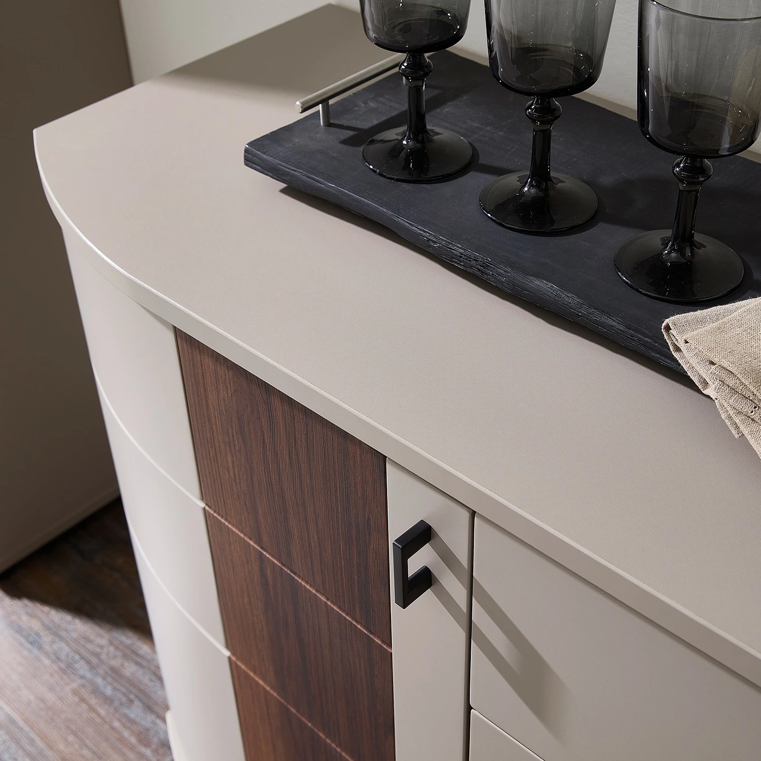 Loftscape Sideboard Saida - Kaschmir / Nussbaum Dekor 9 Loftscape Sideboard Saida - Kaschmir / Nussbaum Dekor – Bild 7