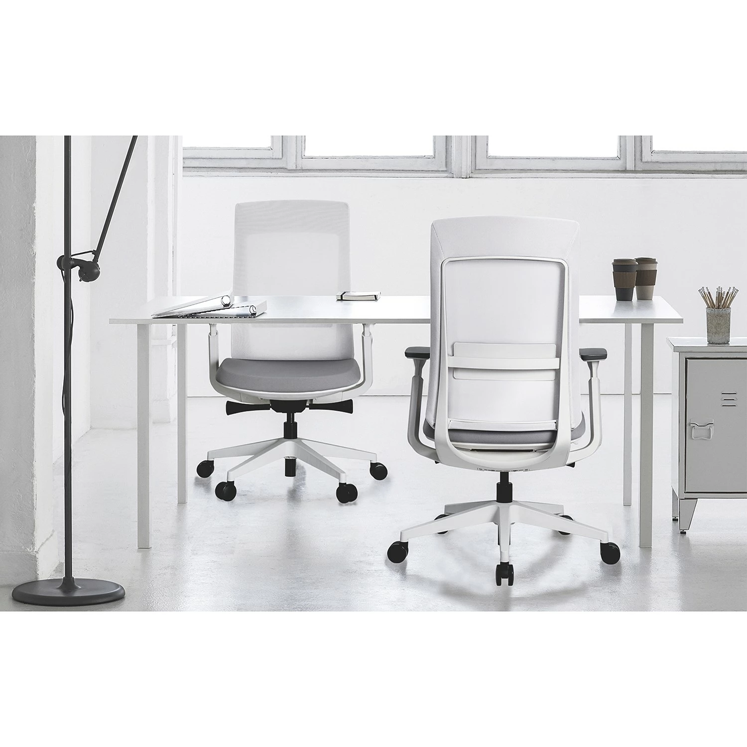 Fredriks Bürostuhl Ross - Hellgrau / Weiß 4 Fredriks Bürostuhl Ross - Hellgrau / Weiß – Bild 2