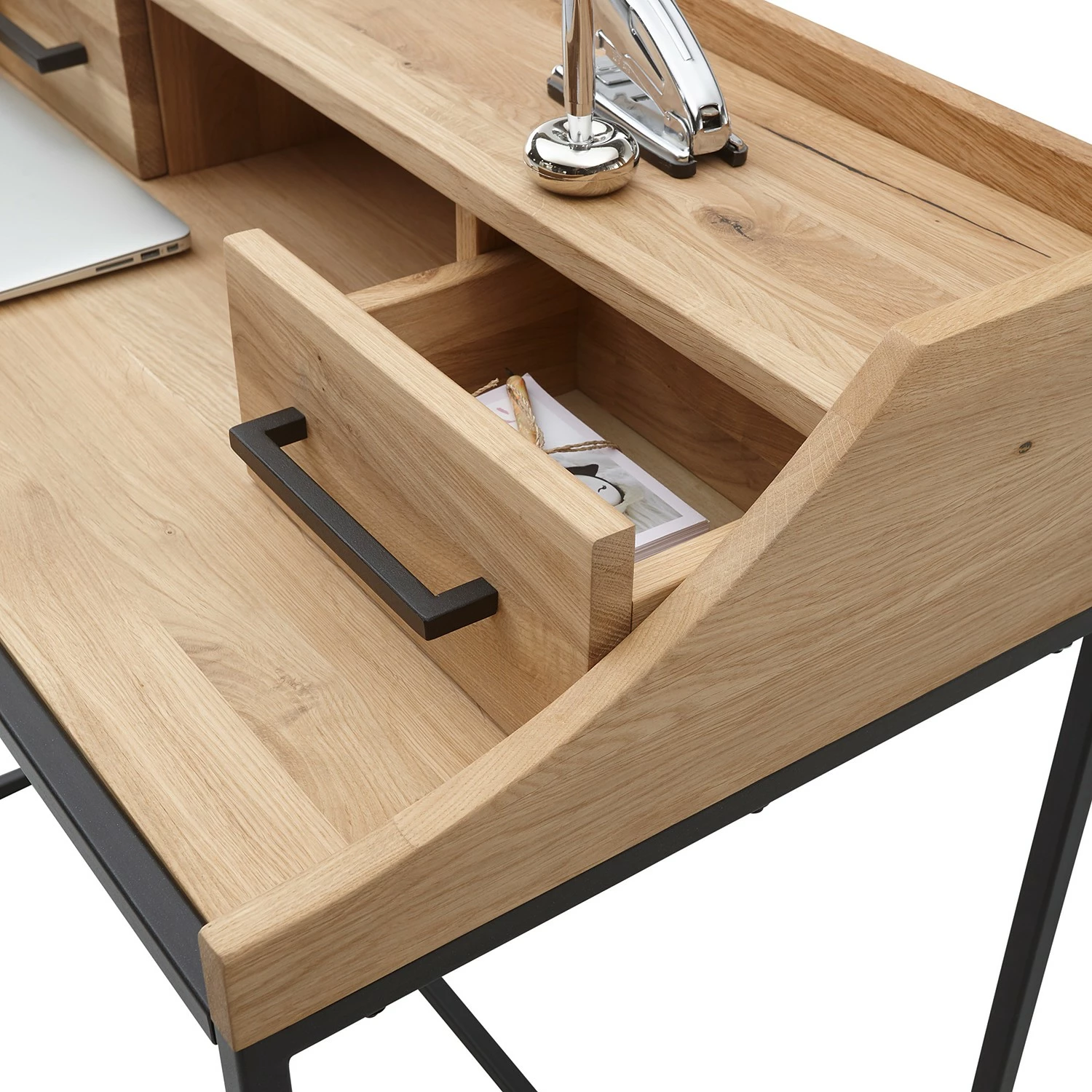 Ars manufacti Schreibtisch Poesie - Eiche massiv / Metall - Eiche / Schwarz 5 Ars manufacti Schreibtisch Poesie - Eiche massiv / Metall - Eiche / Schwarz – Bild 3