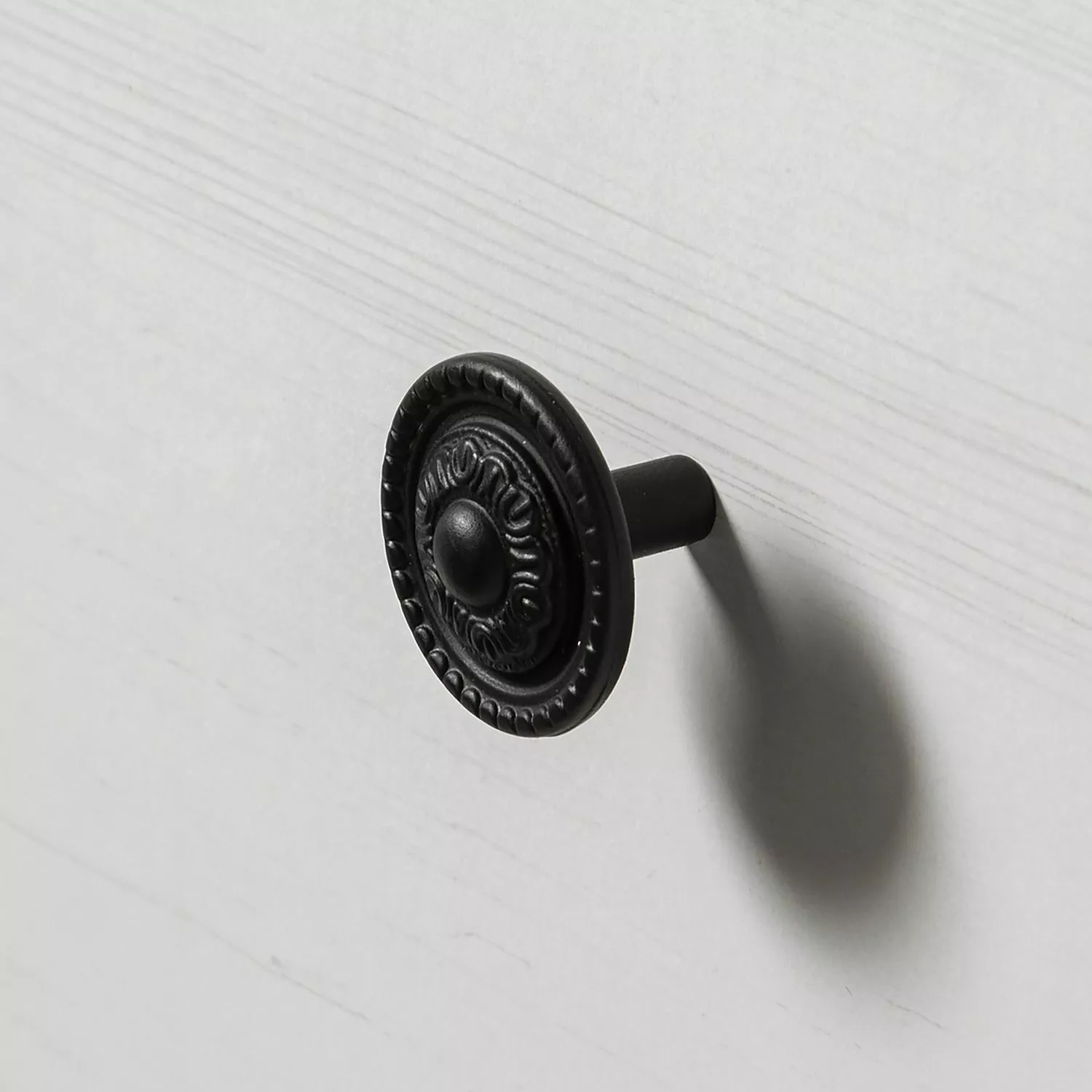 Maison Belfort Regal Geestland II - Pinie Weiß Dekor 8 Maison Belfort Regal Geestland II - Pinie Weiß Dekor – Bild 6